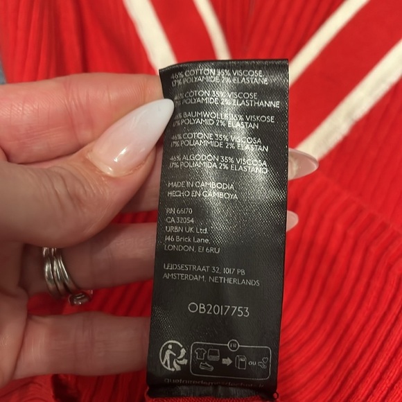 BDG Addison V Neck Ribbed Knit Sweater NWT bright Cherry Red fitted urban UO - Picture 8 of 9